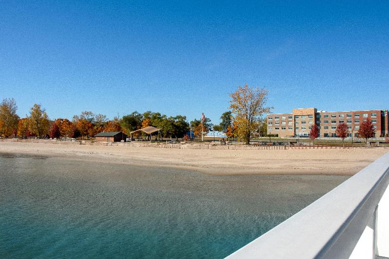 Holiday Inn Express And Suites Oscoda image