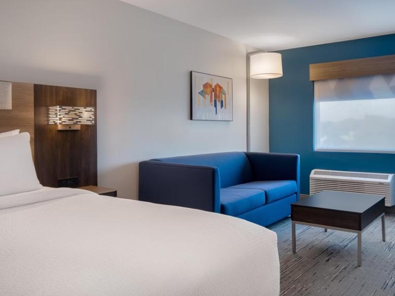 Holiday Inn Express And Suites Oscoda image