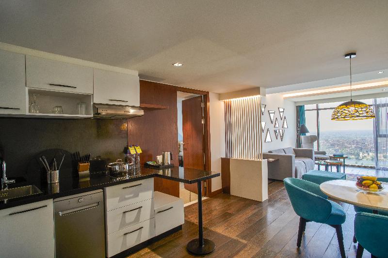 Holiday Inn & Suites Cairo Maadi - Image 4