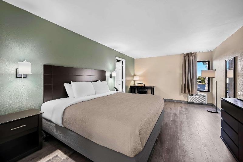 Bed room