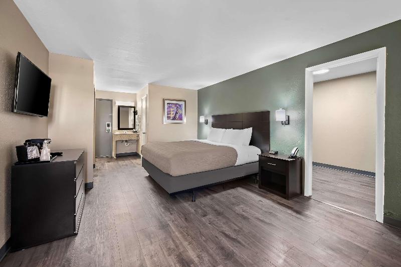 Bed room