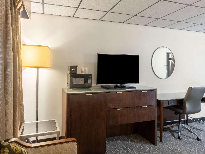 Quality Inn & Suites image