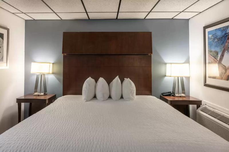 Quality Inn & Suites image