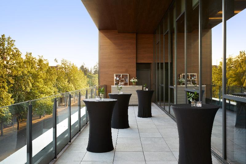 Intercontinental Hotels Seattle Bellevue By IHG image