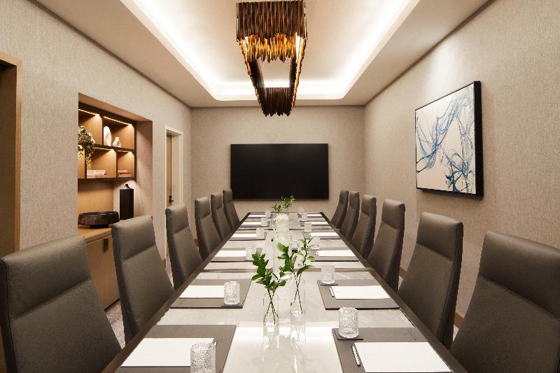 Intercontinental Hotels Seattle Bellevue By IHG image