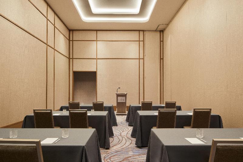 Intercontinental Hotels Seattle Bellevue By IHG image