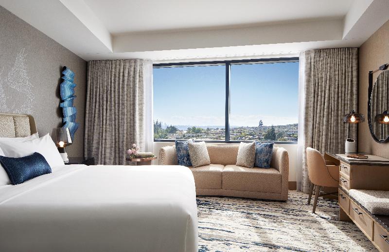 Intercontinental Hotels Seattle Bellevue By IHG image