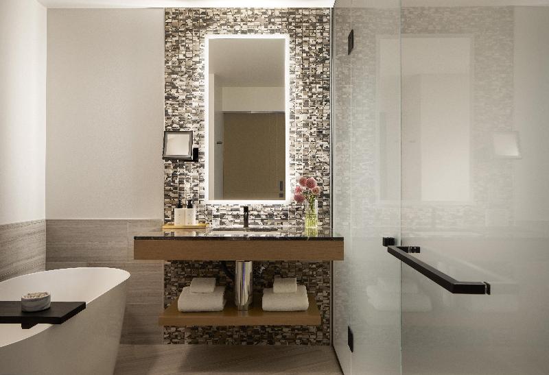 Intercontinental Hotels Seattle Bellevue By IHG image