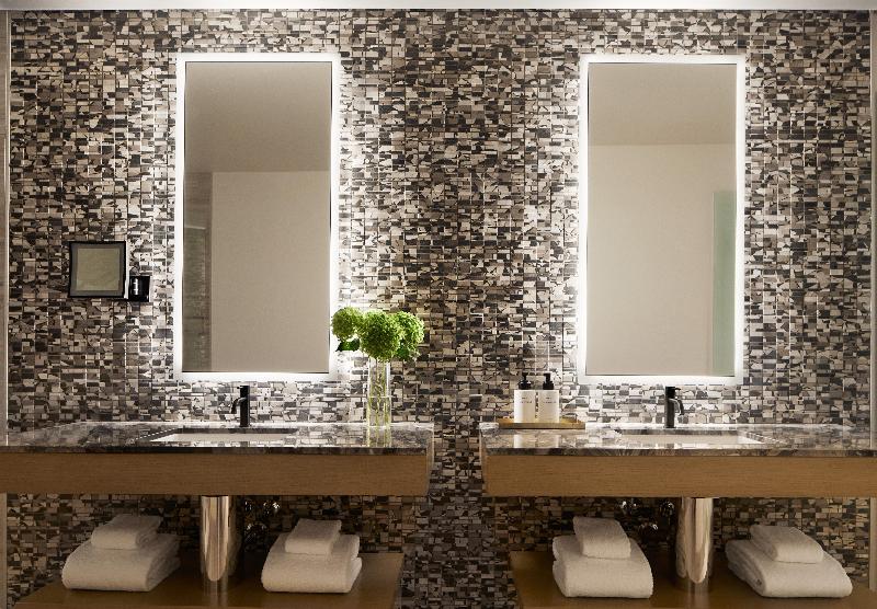 Intercontinental Hotels Seattle Bellevue By IHG image