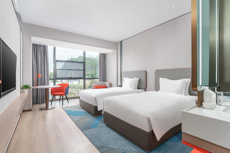 Holiday Inn Express Bazhong Center image