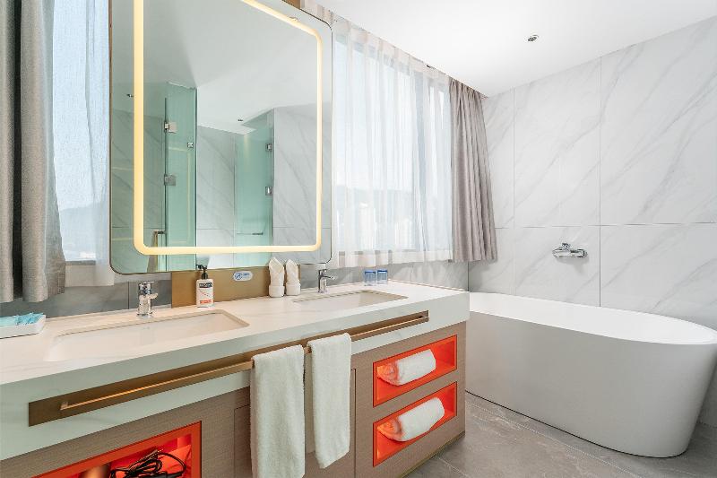 Holiday Inn Express Bazhong Center image