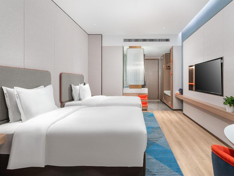 Holiday Inn Express Bazhong Center image