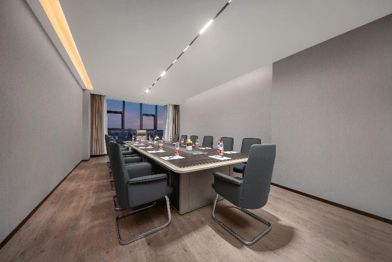 Holiday Inn Express Turpan image