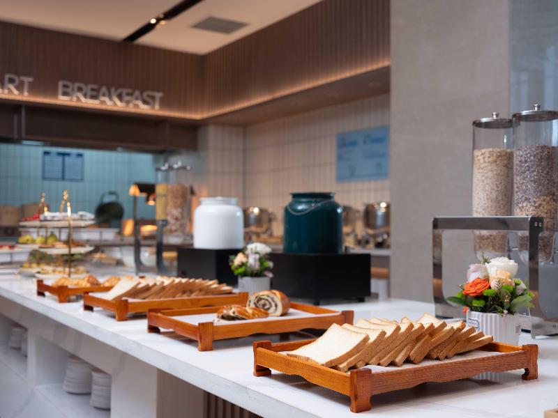 Holiday Inn Express Turpan image