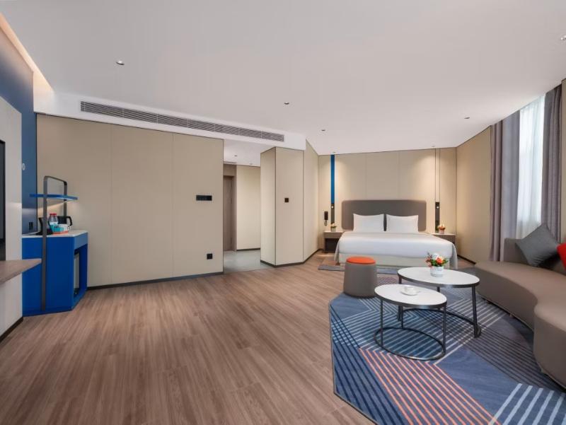 Holiday Inn Express Turpan image