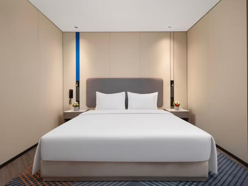 Holiday Inn Express Turpan image