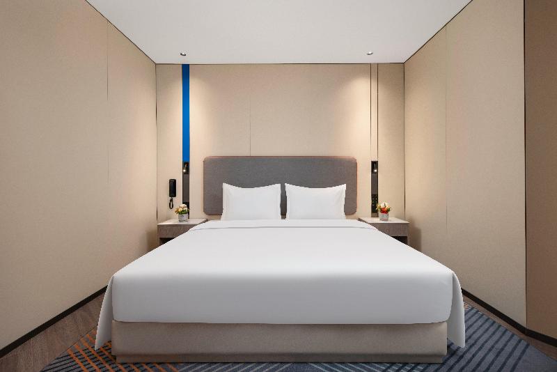 Holiday Inn Express Turpan image