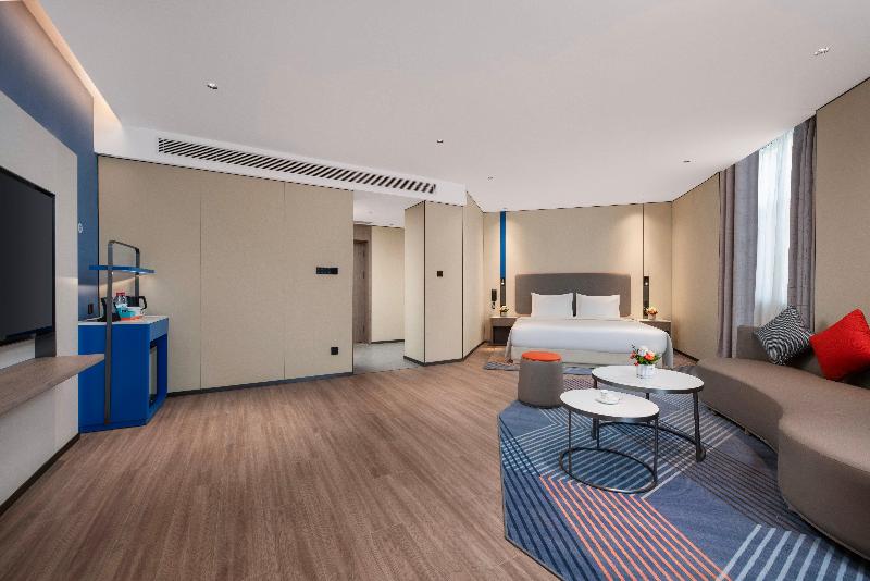 Holiday Inn Express Turpan image