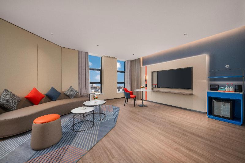 Holiday Inn Express Turpan image