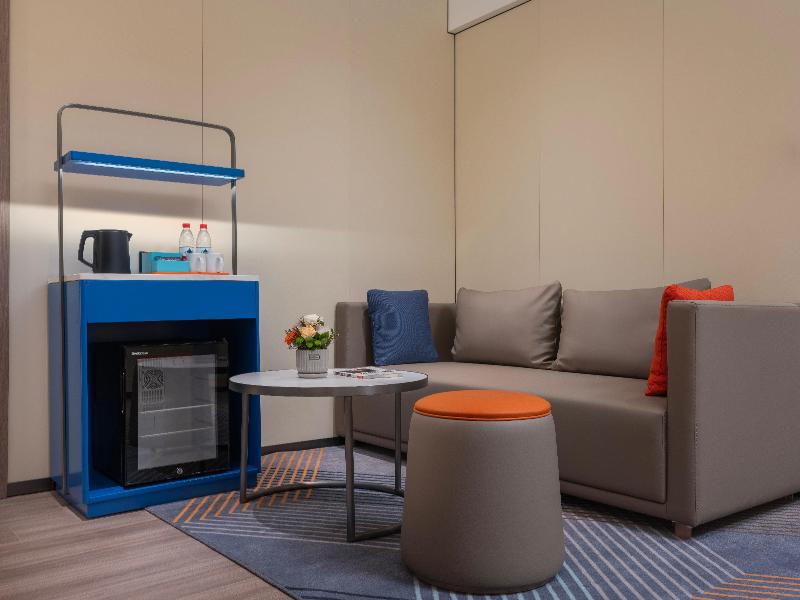Holiday Inn Express Turpan image