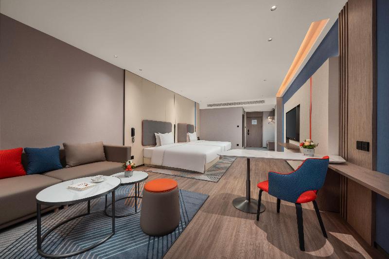 Holiday Inn Express Turpan image