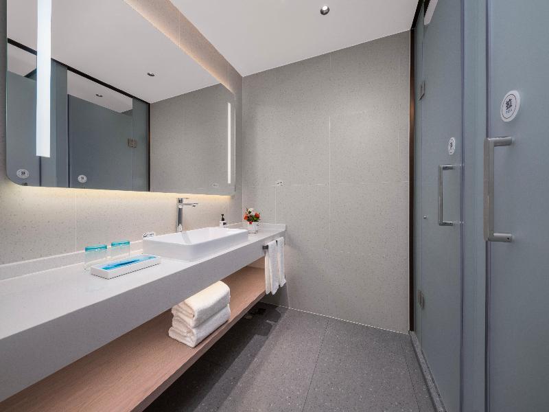 Holiday Inn Express Turpan image