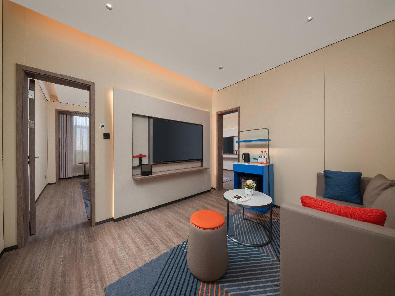 Holiday Inn Express Turpan image