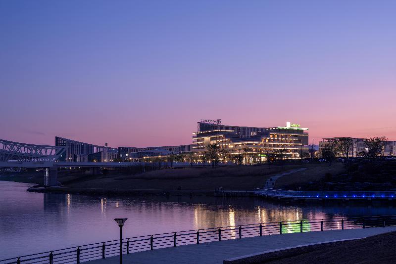 Holiday Inn Quzhou image