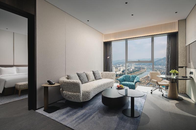 Crowne Plaza Shangluo image