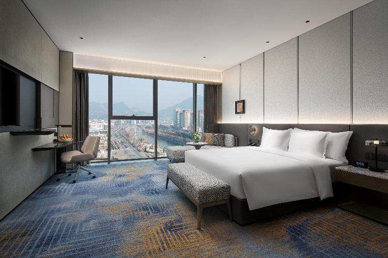 Crowne Plaza Shangluo image