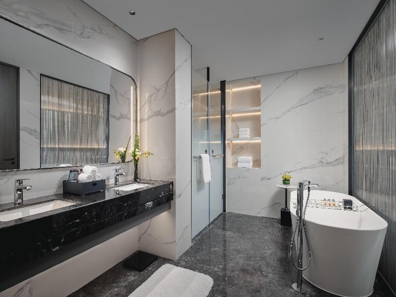 Crowne Plaza Shangluo image