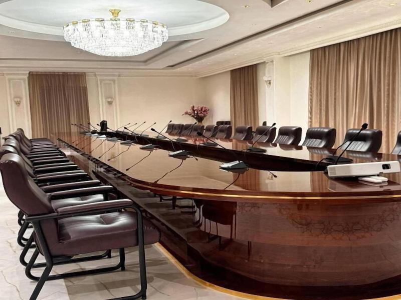Kangurt Grand Hotel image