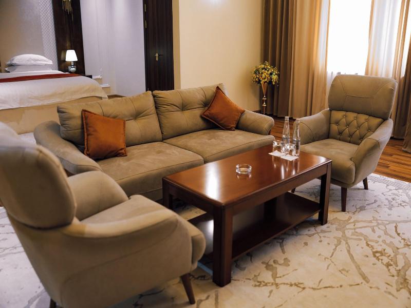 Kangurt Grand Hotel image