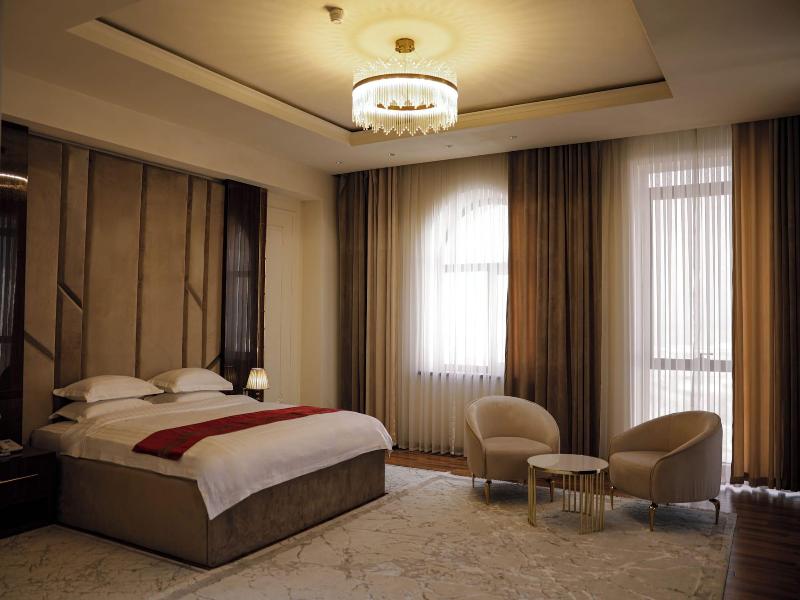 Kangurt Grand Hotel image