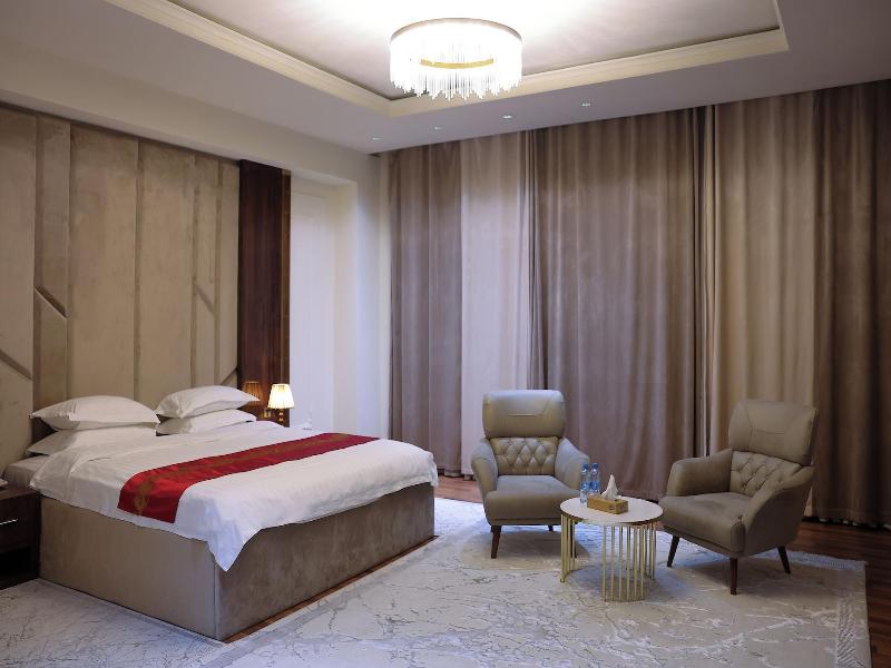 Kangurt Grand Hotel image