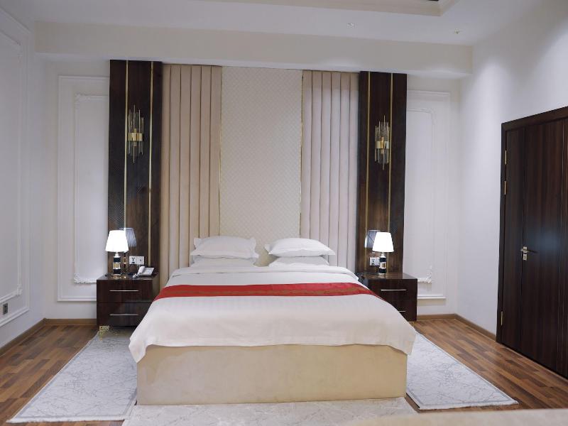 Kangurt Grand Hotel image