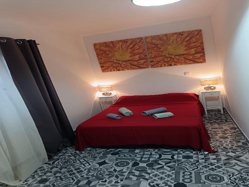 Tropicana Holiday Apartments image