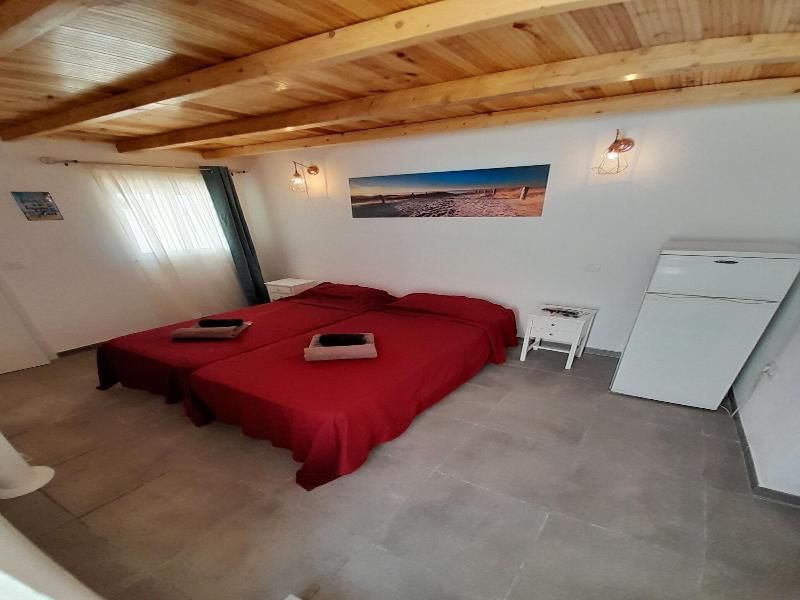 Tropicana Holiday Apartments image