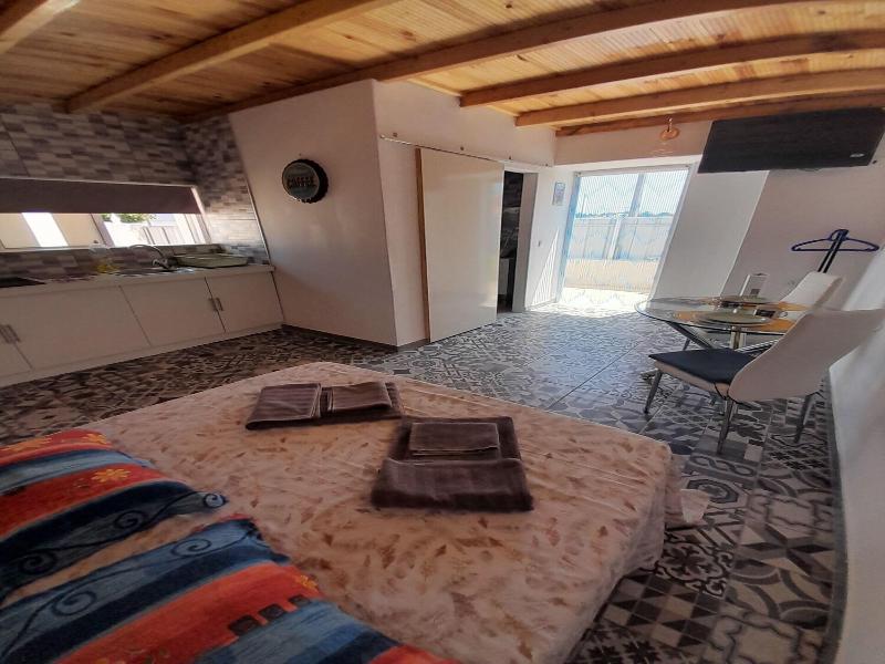 Tropicana Holiday Apartments image