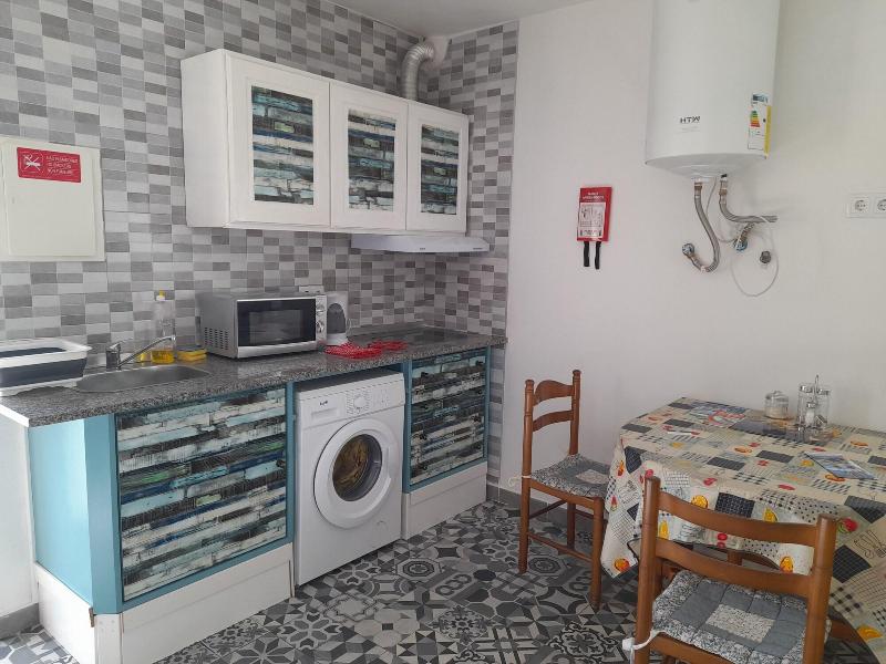 Tropicana Holiday Apartments image