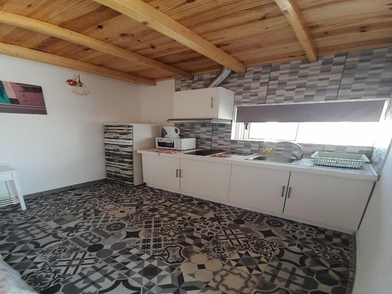 Tropicana Holiday Apartments image