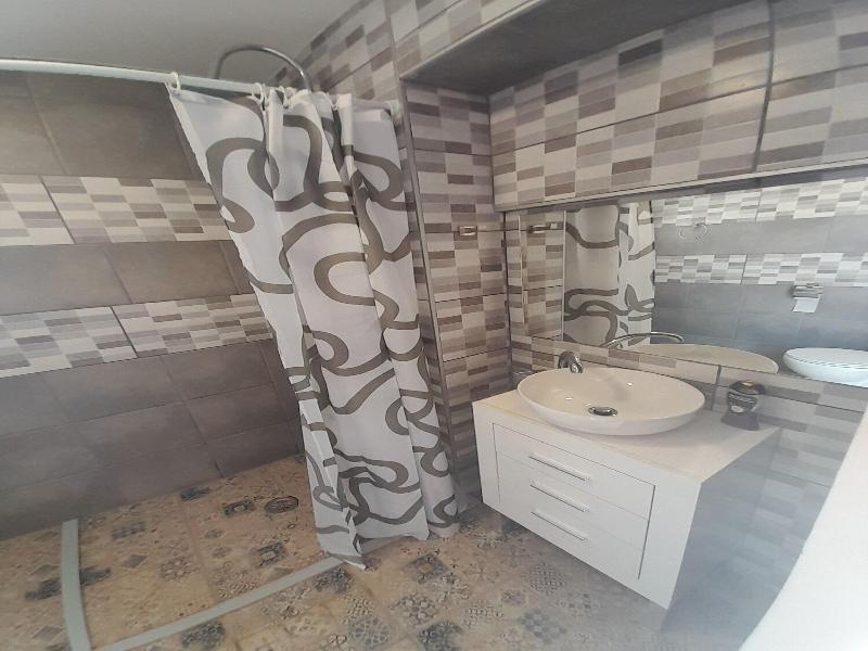 Tropicana Holiday Apartments image