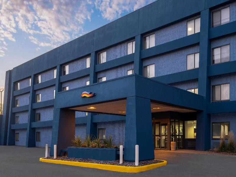 Days Inn By Wyndham Davenport image