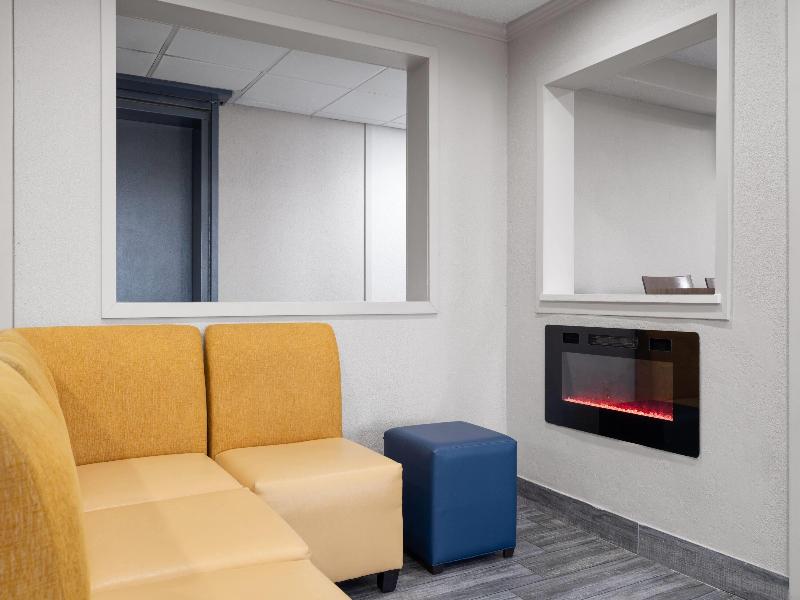 Days Inn By Wyndham Davenport image
