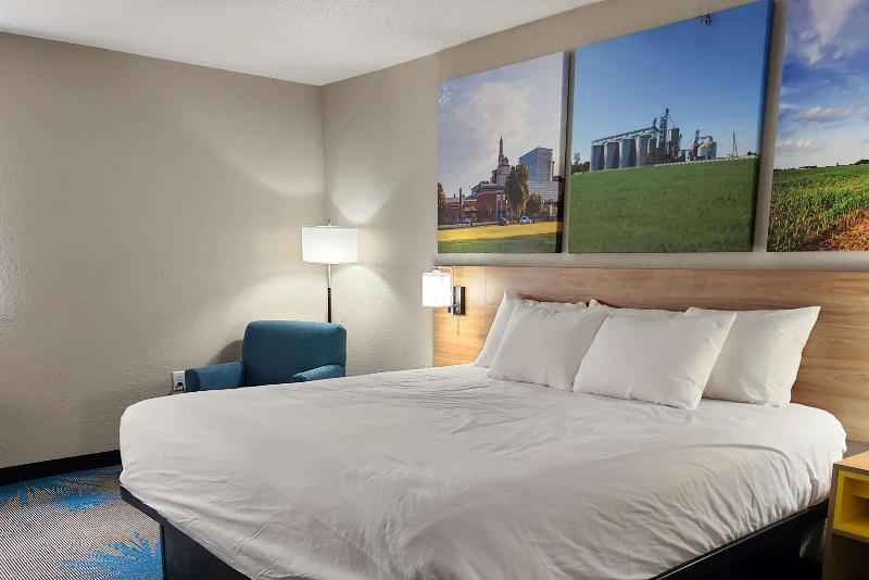 Days Inn By Wyndham Davenport image