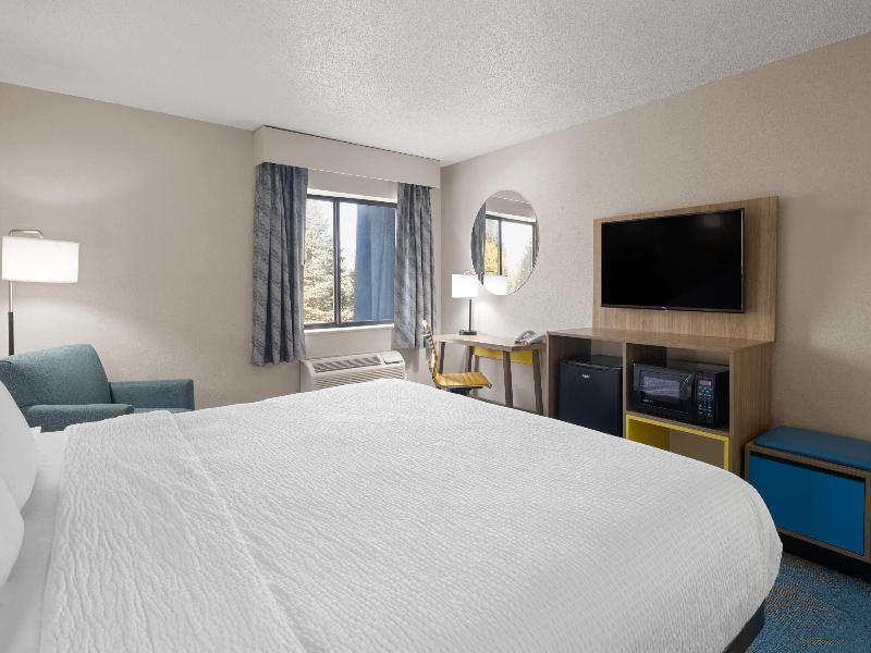 Days Inn By Wyndham Davenport image