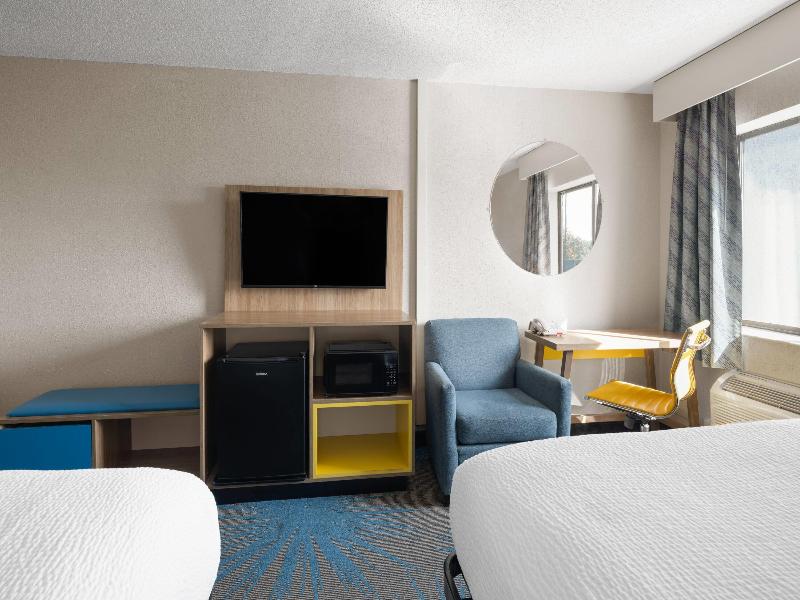 Days Inn By Wyndham Davenport image