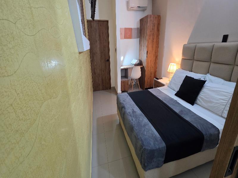 Naiot Hotel Boutique image