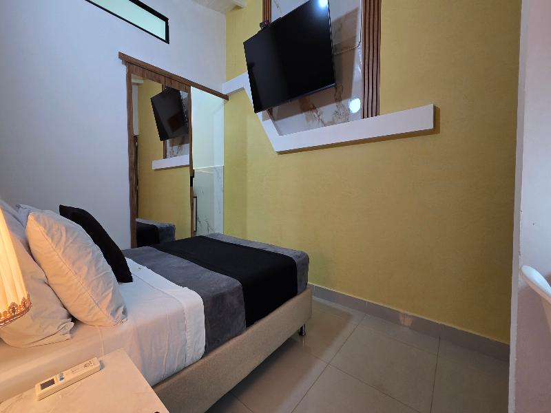 Naiot Hotel Boutique image
