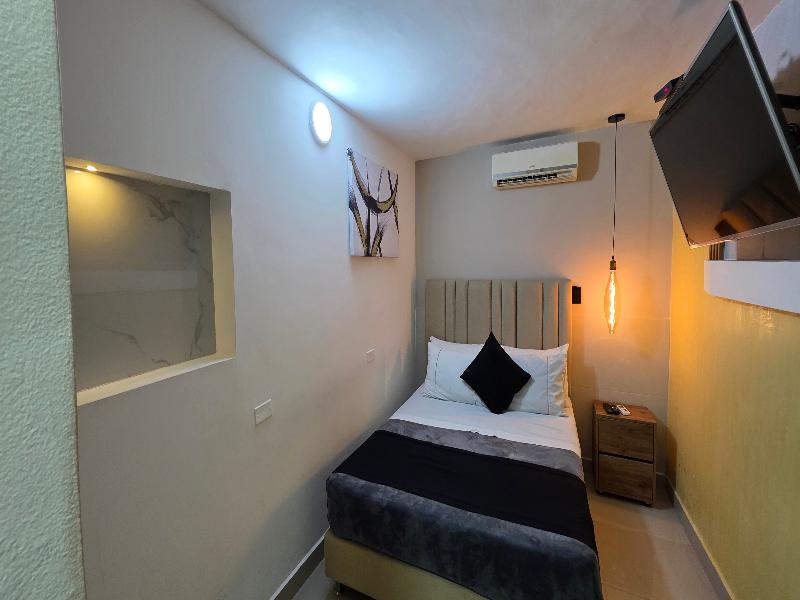 Naiot Hotel Boutique image